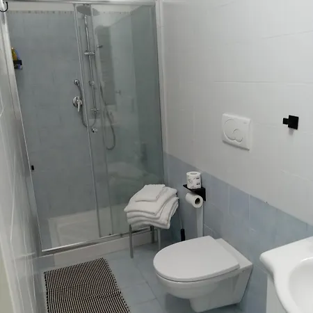 Villamariascauri فندق مبيت وإفطار *